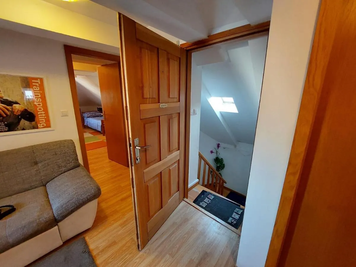 Shoofeet Apartment Split One Step Away From The Main Promenade