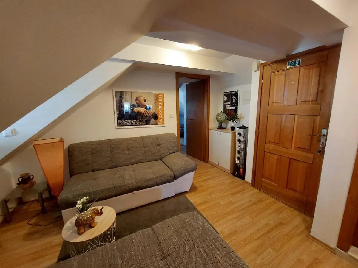 Shoofeet Apartment Split One Step Away From The Main Promenade
