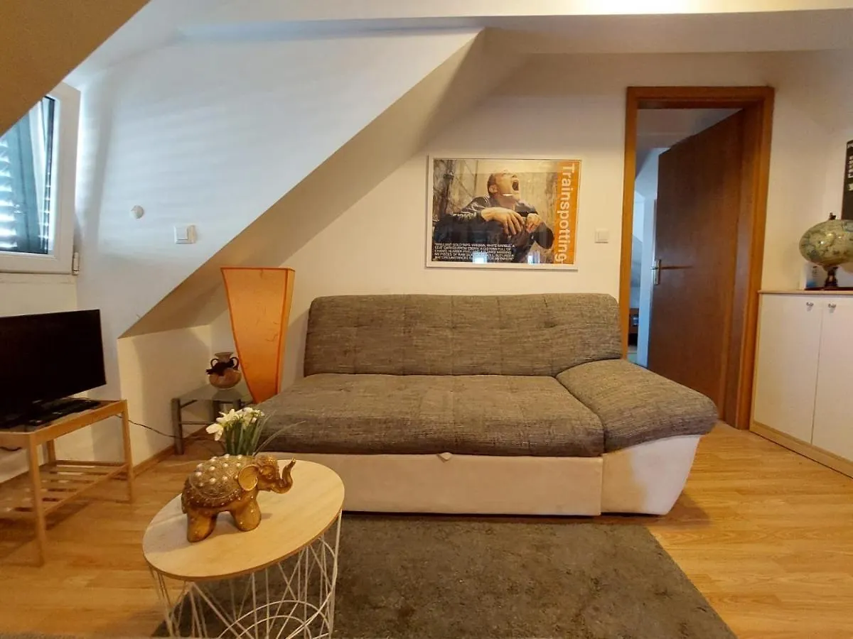 Shoofeet Apartment Split One Step Away From The Main Promenade